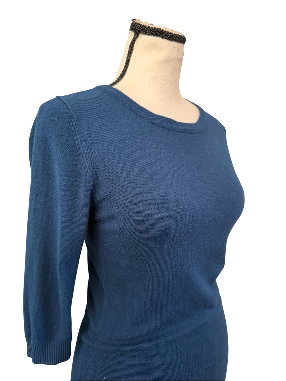 Classic Navy Midi Knit Dress - Sleek Everyday Style - Picture 2 of 12